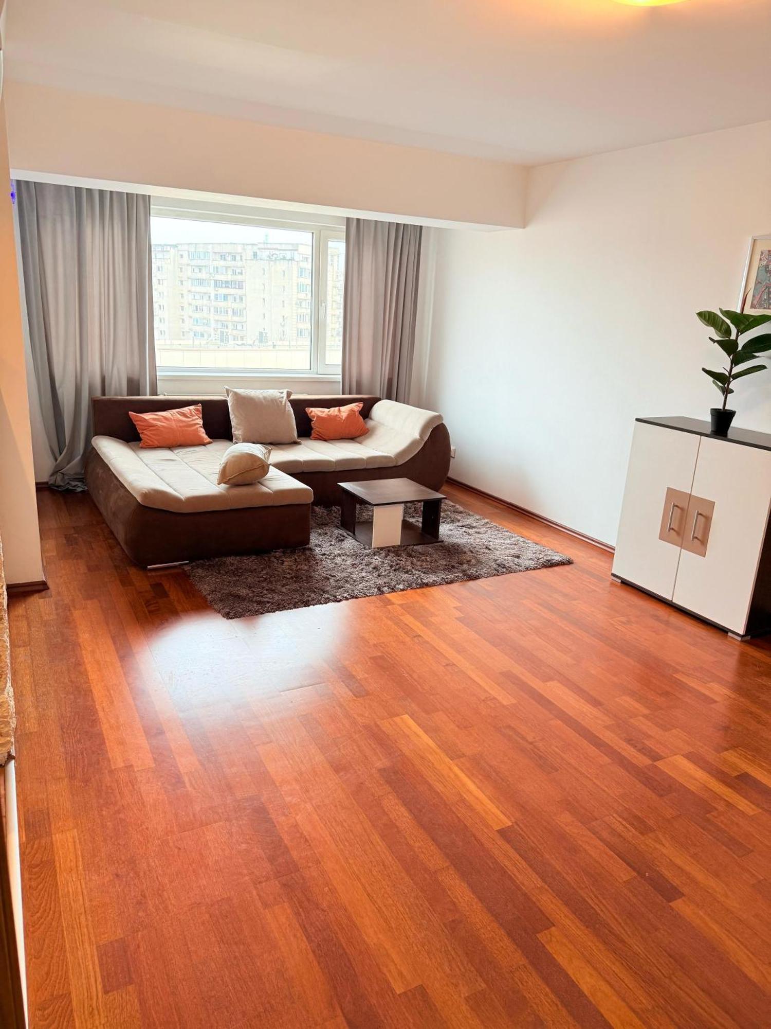 Mona's 6 Apartament